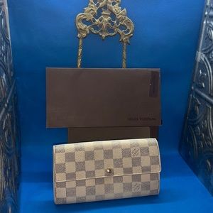 Gorgeous Louis Vuitton Damier Azur wallet